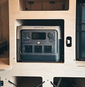 THE PLY GUYS BRUICH STORADH - SIDE KITCHEN & STORAGE