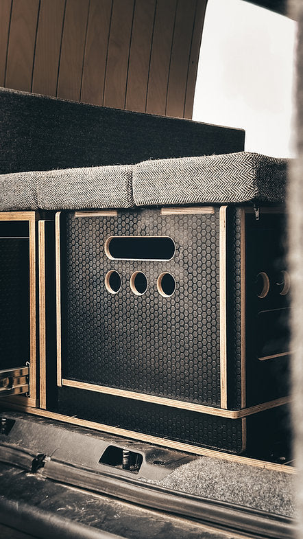 Thunderbox (toilet / storage box)